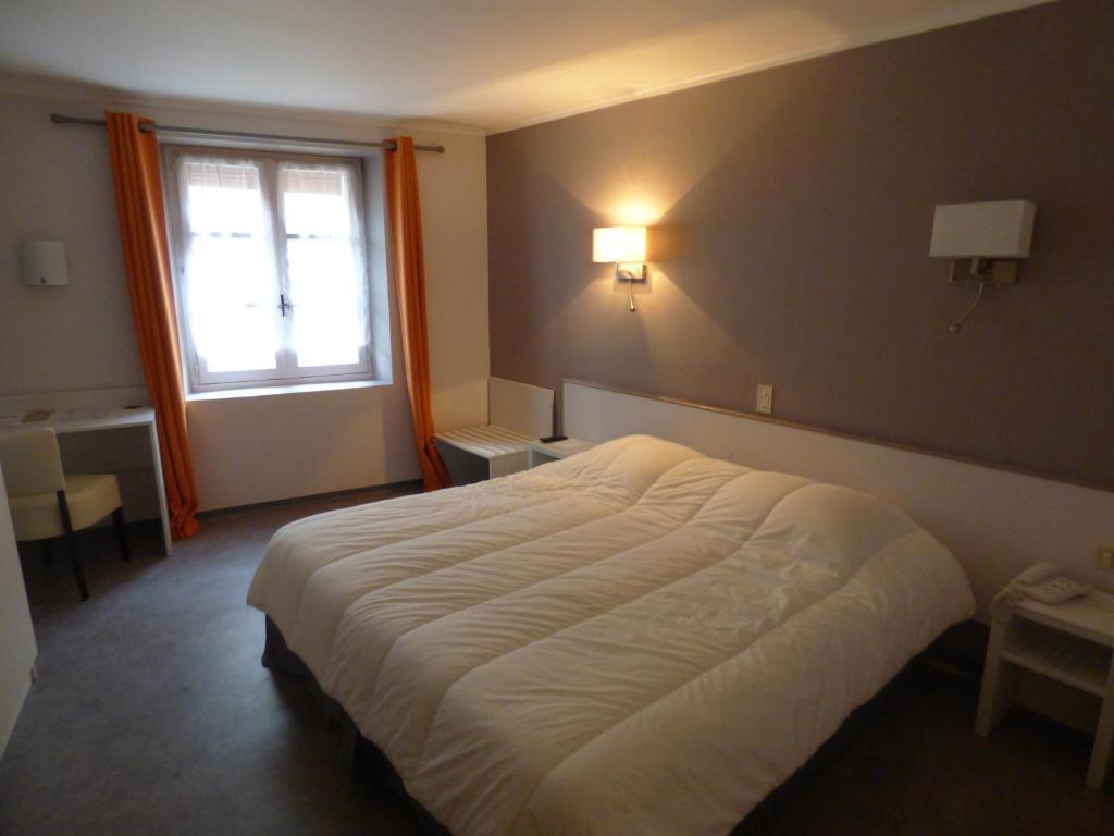 Hotel Du Centre Pierrelatte Exteriör bild